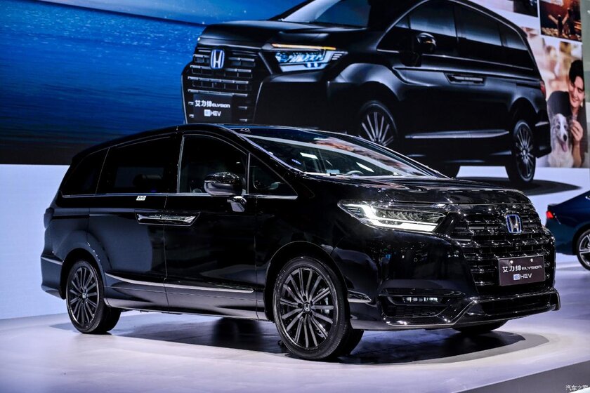 Новейшая Honda Odyssey вышла на российский рынок: цена начинается с 7,5 млн рублей