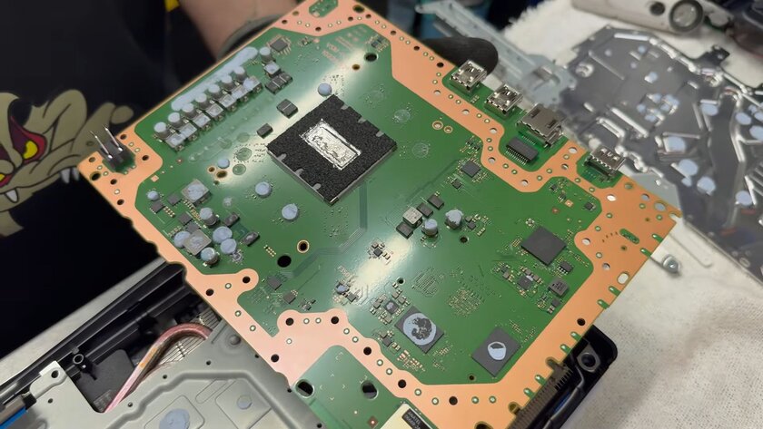 В PlayStation 5 Pro оказалось 2 ГБ скрытой памяти: раскрыты полные характеристики