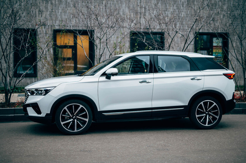 Lada X-Cross 5 должна была стать такой! Обзор FAW Bestune T77 — Знакомство. 1