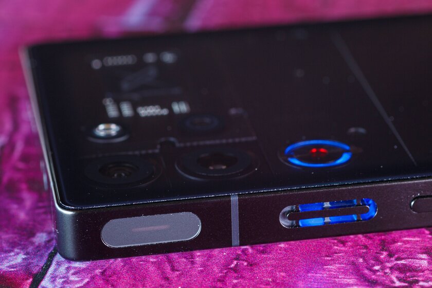 Обзор Red Magic 10 Pro: редкость, когда игровой смартфон выходит удачным и как обычный телефон — Дизайн. 4