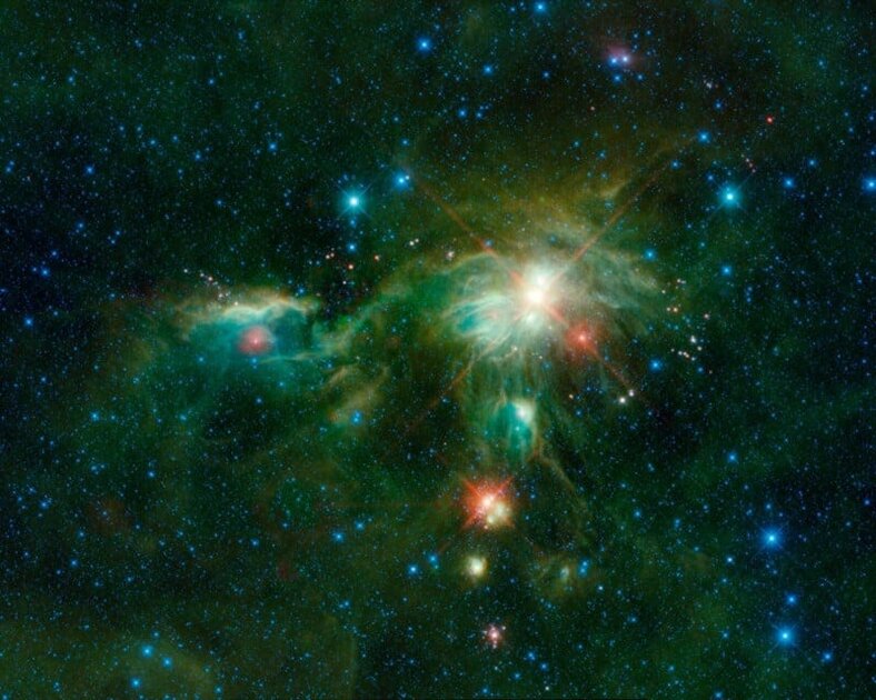 Снимки перед «смертью»: NASA опубликовала невероятные кадры со сгоревшего телескопа NEOWISE