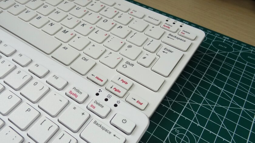 Компьютер внутри клавиатуры! Обзор дешёвой Raspberry Pi 500 с полноценной Pi 5 внутри — Дизайн. 2