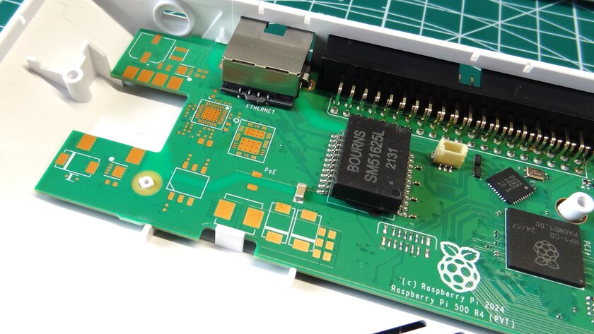 Компьютер внутри клавиатуры! Обзор дешёвой Raspberry Pi 500 с полноценной Pi 5 внутри — Внутренности. 5