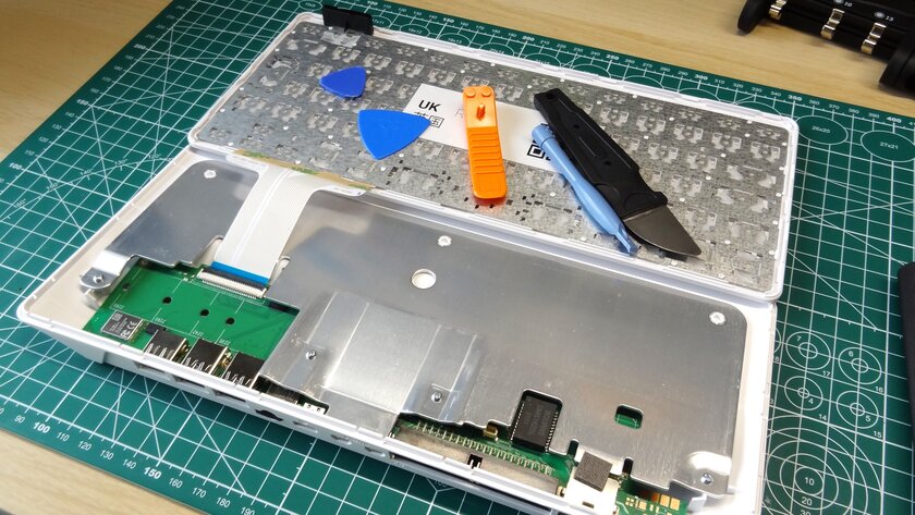 Компьютер внутри клавиатуры! Обзор дешёвой Raspberry Pi 500 с полноценной Pi 5 внутри — Тепловыделение и мощность. 1