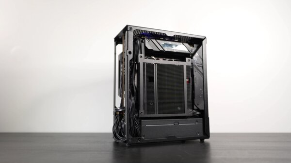 Как вам такой миниатюрный ПК на Ryzen 7900 и RTX A4000?