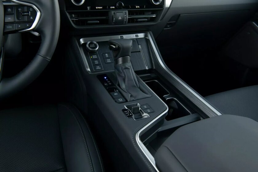 Представлен Lexus GX 2025: дороже, выше и угловатее