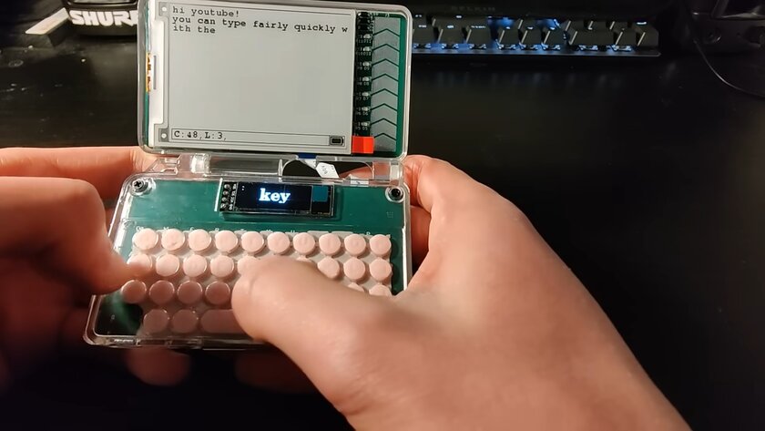 Инженер создал КПК с экраном E Ink, процессором ESP32 и клавиатурой для большого пальца