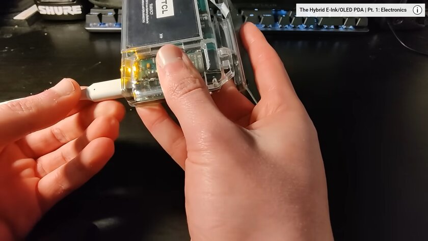Инженер создал КПК с экраном E Ink, процессором ESP32 и клавиатурой для большого пальца