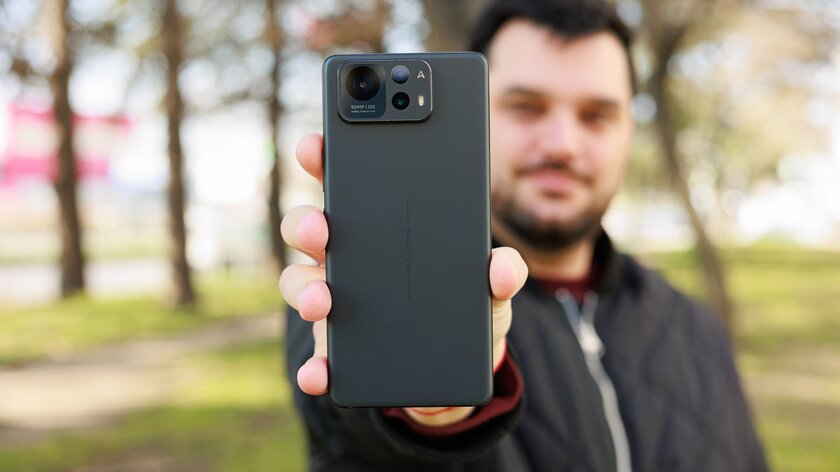 Представлен ASUS Zenfone 12 Ultra: флагманский смартфон с переработанными материалами