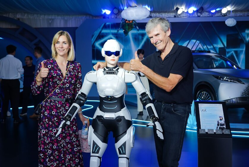 Chery объединилась с DeepSeek для разработки голосового управления роботами Aimoga