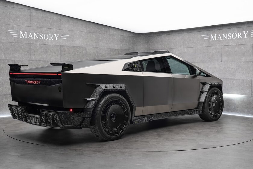 26-дюймовые диски и обвес из углеволокна: Mansory выпустила кастомный Tesla Cybertruck