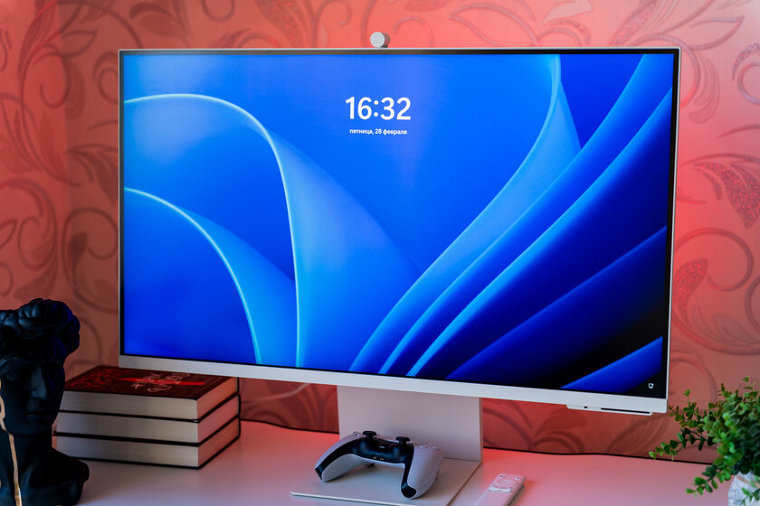 Монитор с пультом и магнитной камерой превращается в ТВ: обзор Samsung 32″ Smart M8 M80D UHD — Отзыв. 1