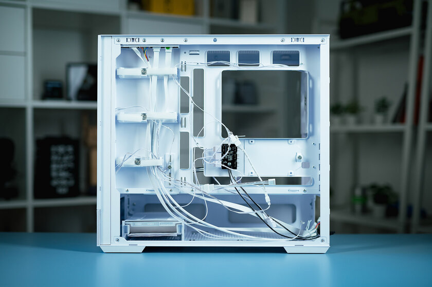 Компактный корпус, в который влезет даже RTX 5090: обзор стильного Zalman P30 AIR White — Шасси. 2