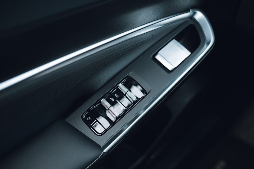 Луч солнца городского. Обзор паркетного кроссовера Geely Cityray 2024