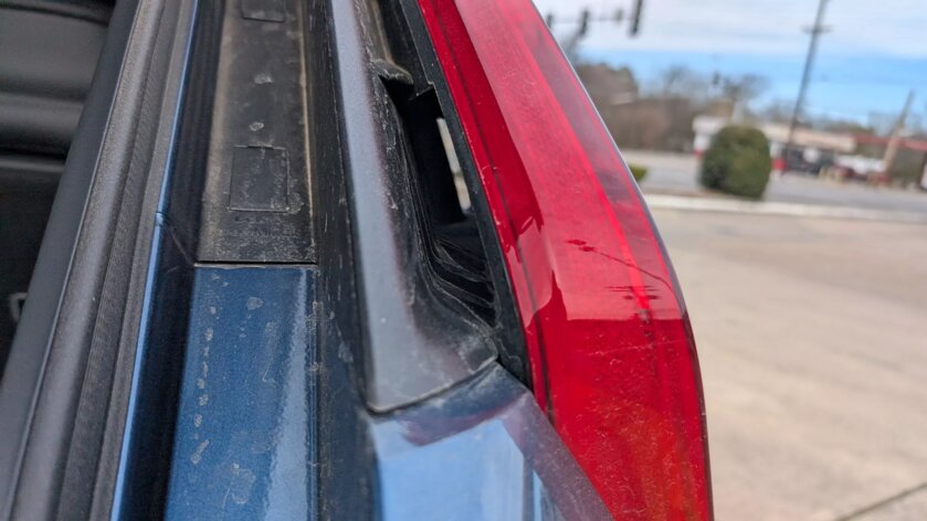 Экономичный, комфортный и немного скучный: обзор кроссовера Kia Niro Hybrid 2025 — Дизайн кузова. 9