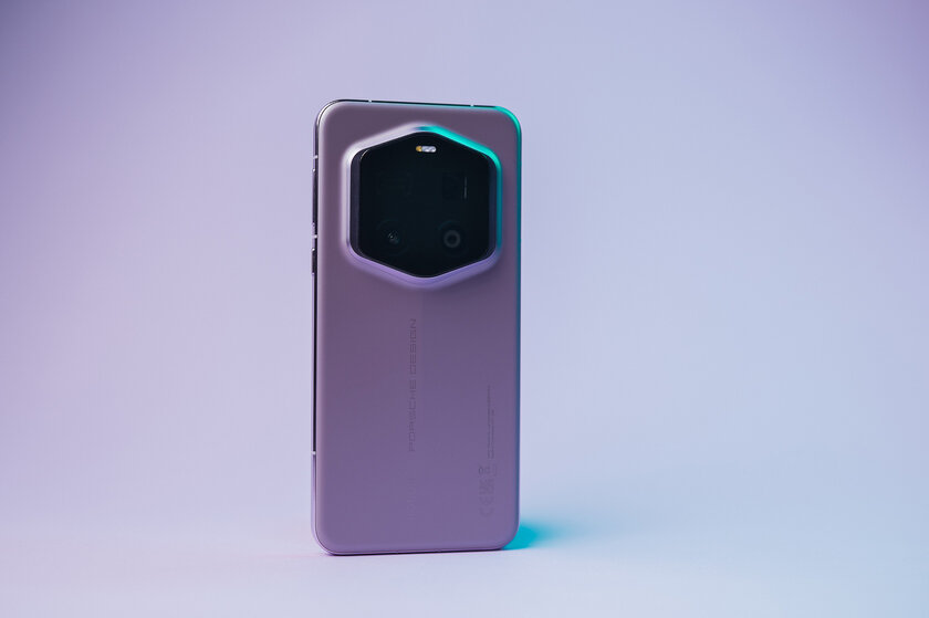 Смартфон, привлекающий внимание: обзор HONOR Magic 7 RSR Porsche Design