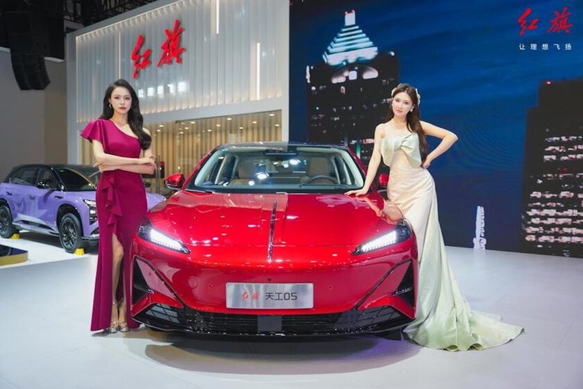 В Китае стартовали продажи HONGQI Tiangong 05 с нейросетью DeepSeek-R1 на борту