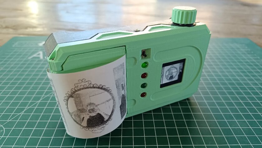 Polaroid? В сети показали фотоаппарат на базе Raspberry Pi Zero с моментальной печатью