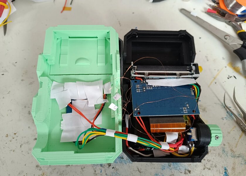 Polaroid? В сети показали фотоаппарат на базе Raspberry Pi Zero с моментальной печатью