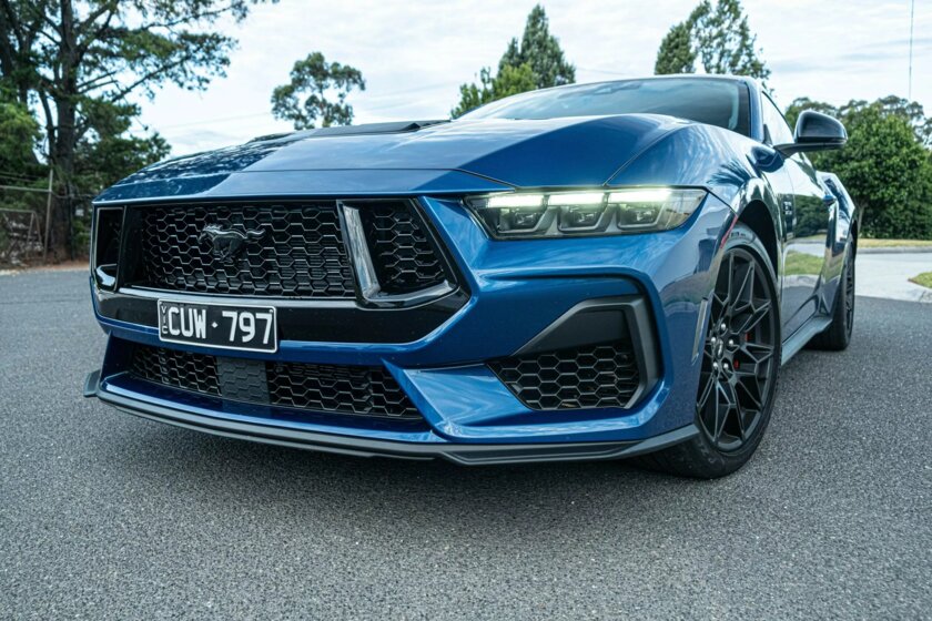 Так выглядит мечта гонщика-любителя: обзор Ford Mustang GT 2025 с V8 и дорогим салоном — Цены и конкуренты. 1