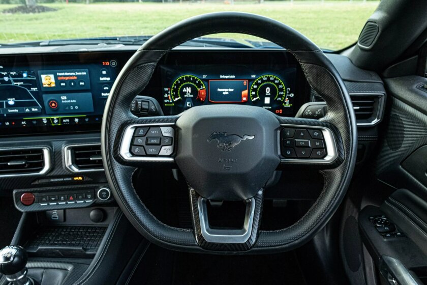 Так выглядит мечта гонщика-любителя: обзор Ford Mustang GT 2025 с V8 и дорогим салоном — Дизайн кузова и интерьер. 15