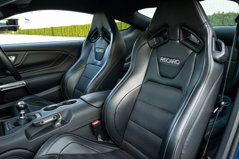 Так выглядит мечта гонщика-любителя: обзор Ford Mustang GT 2025 с V8 и дорогим салоном — Дизайн кузова и интерьер. 10