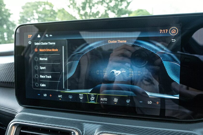 Так выглядит мечта гонщика-любителя: обзор Ford Mustang GT 2025 с V8 и дорогим салоном — Дизайн кузова и интерьер. 22