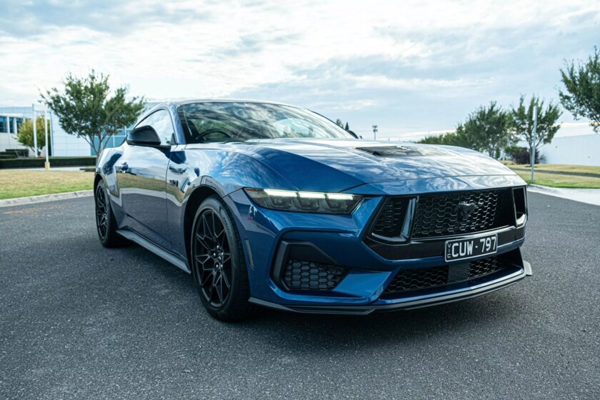 Так выглядит мечта гонщика-любителя: обзор Ford Mustang GT 2025 с V8 и дорогим салоном — Отзыв. 1