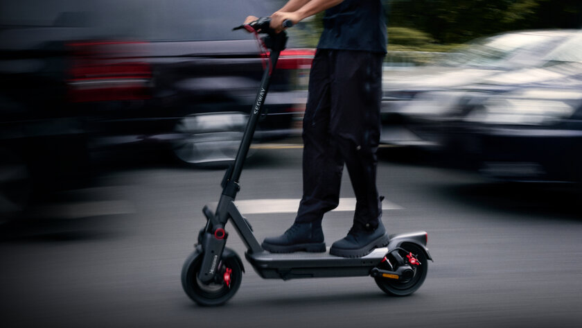 До 80 км/час с запасом хода 138 км: новые электросамокаты Segway приехали в Россию