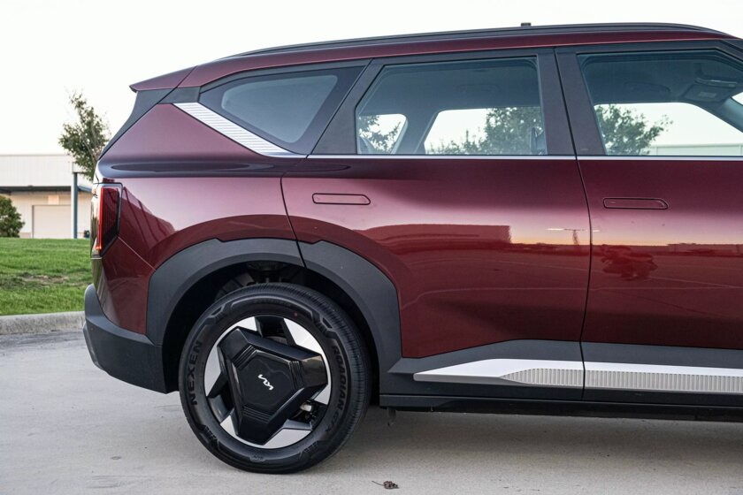 Доступный кроссовер для семейных фанатов электрокаров: обзор Kia EV5 2025