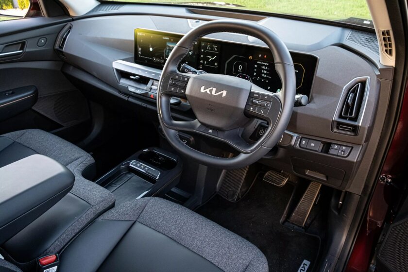 Доступный кроссовер для семейных фанатов электрокаров: обзор Kia EV5 2025