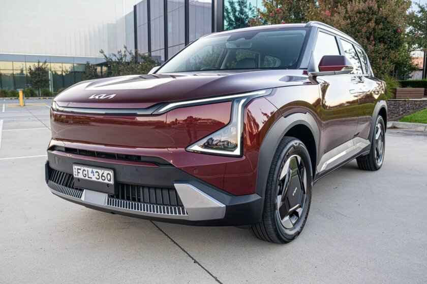 Доступный кроссовер для семейных фанатов электрокаров: обзор Kia EV5 2025