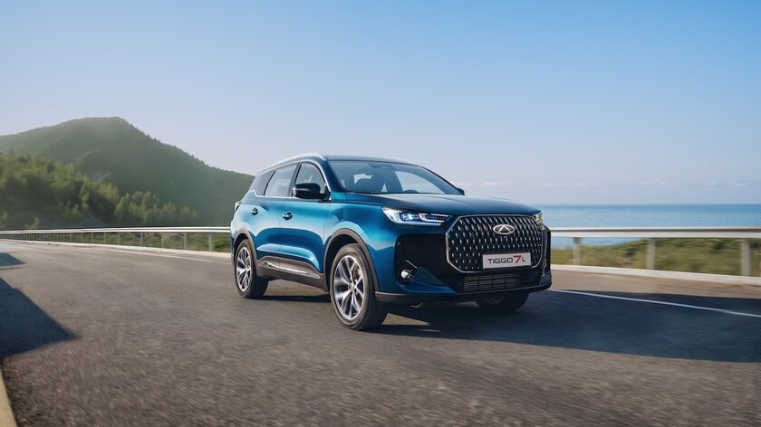 Chery готовит кроссовер Tiggo 7L к релизу в России: цена от 2,5 млн рублей