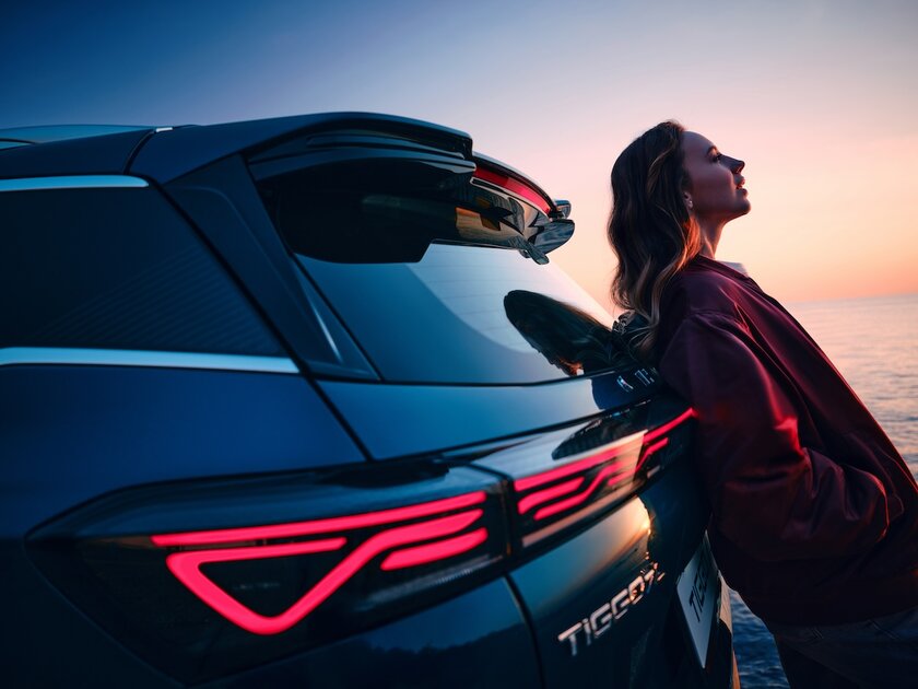 Chery готовит кроссовер Tiggo 7L к релизу в России: цена от 2,5 млн рублей