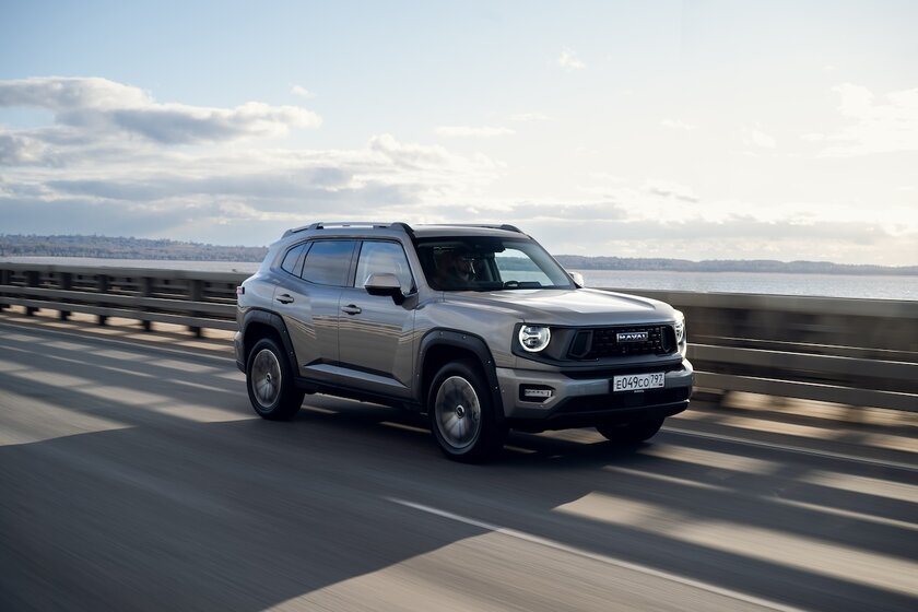 В России стартовали продажи кроссовера Haval H7: умеет автоматически парковаться