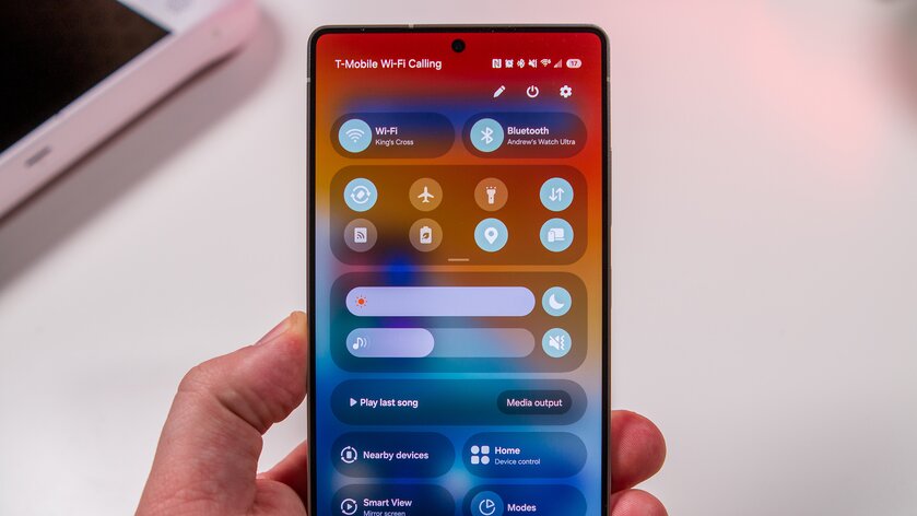 Первый взгляд на One UI 8 — прошивку Samsung на основе Android 16. Хороша!