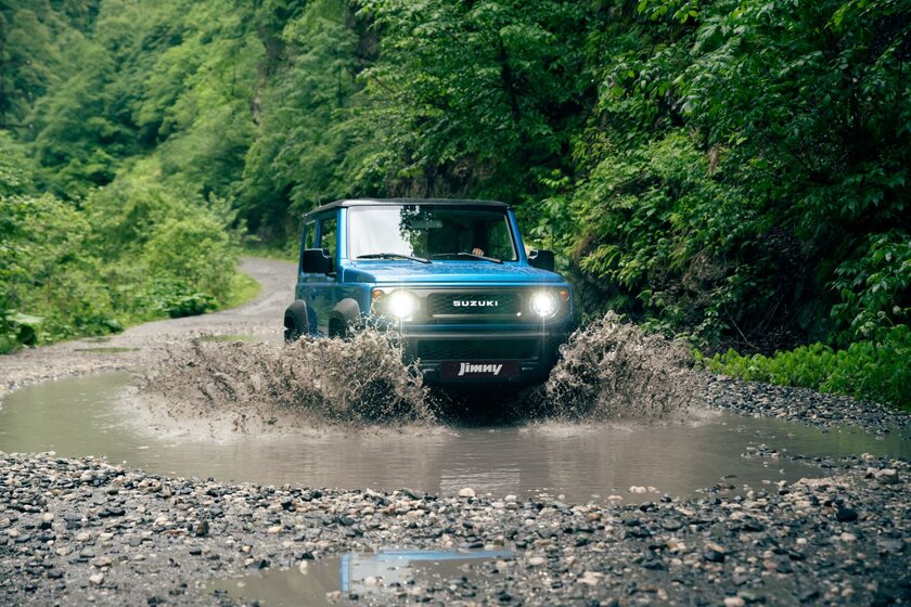 55 лет по бездорожью! Легендарный Suzuki Jimny отмечает юбилей и на пенсию не собирается