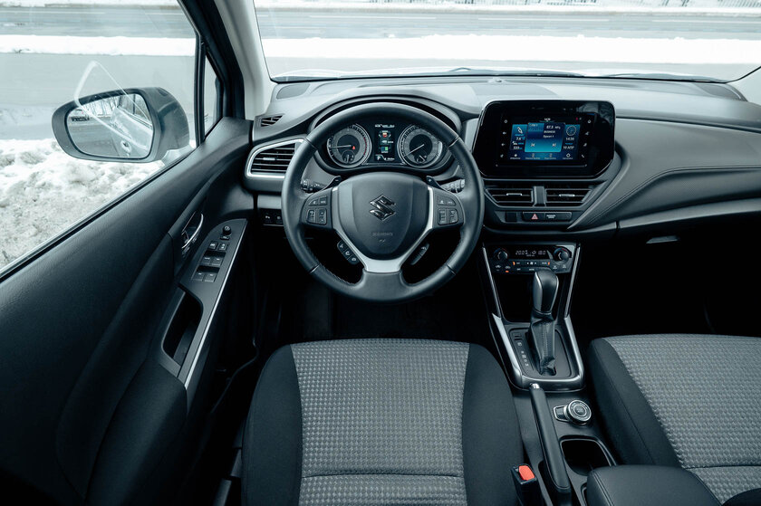 Электро-турбинный гибрид — это как? Обзор Suzuki S-Cross — В путь. 7
