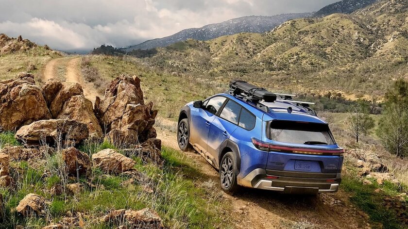 Subaru обновила облик Solterra и представила электрический кроссовер Trailseeker