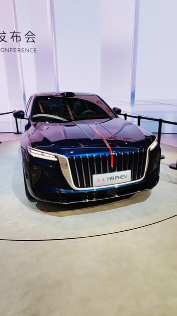 Hongqi представила в Шанхае сразу 8 новинок: включая летающий автомобиль