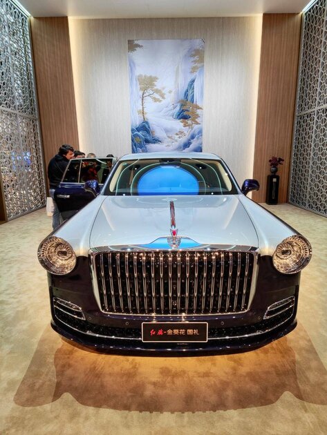 Hongqi представила в Шанхае сразу 8 новинок: включая летающий автомобиль