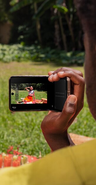 Представлен складной флагман Moto Razr 60 Ultra с мощным процессором и защитой IP48