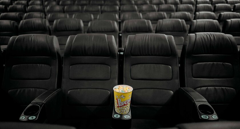 В мае есть что посмотреть: фильм Гая Ричи, сериал об андроиде-убийце и анимация о котах-тиранах