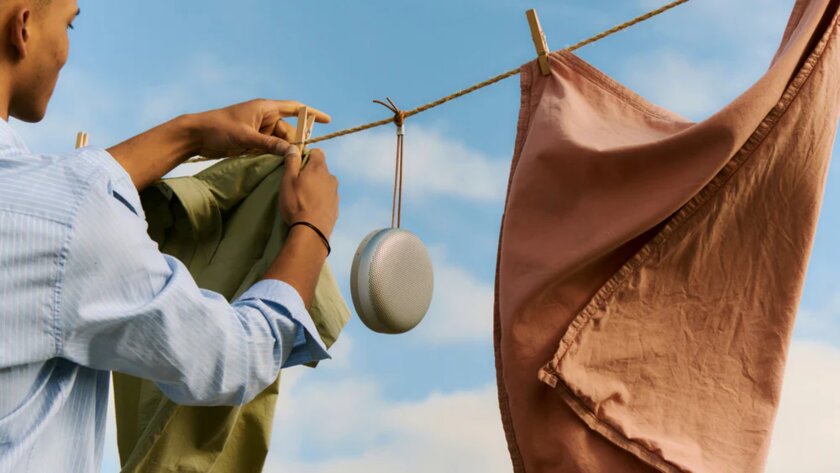 Музыкальная «таблетка»: Bang & Olufsen представила колонку Beosound A1 3rd Gen