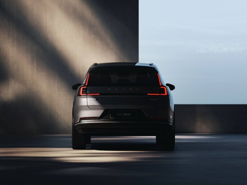 Volvo возродила XC70 в формате среднеразмерного «паркетника» с гибридным мотором