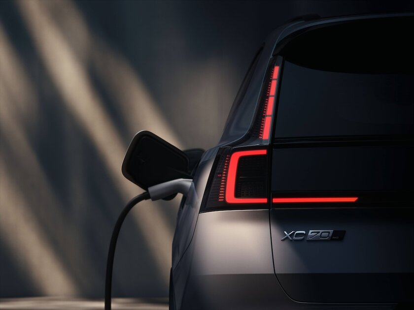 Volvo возродила XC70 в формате среднеразмерного «паркетника» с гибридным мотором