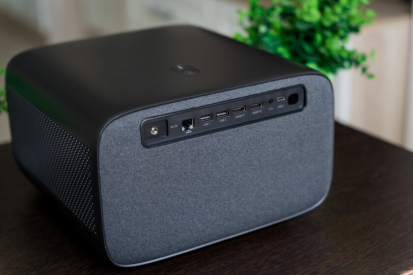 Кинотеатр больше не нужен с этим проектором: обзор DIGMA DP-FHD800A — Внешний вид и комплектация. 6