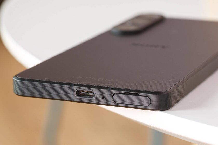 Это точно новый флагман? Обзор Sony Xperia 1 VII — искать улучшения придётся с лупой — Дизайн корпуса. 5
