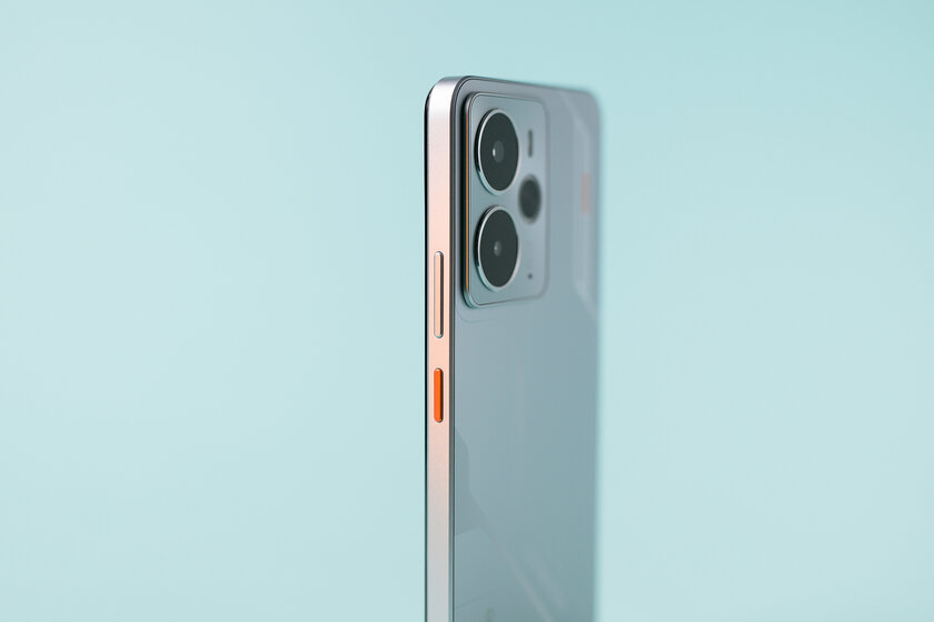 Ещё в школе я мечтал о таком телефоне! Обзор realme 14 5G — присмотритесь ко «вспышке» и начинке — Отзыв. 1