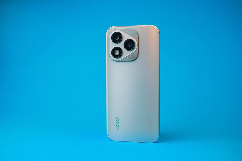 ИИ-кнопка камеры, 108 Мп и износоустойчивая батарея: 6 причин, почему HONOR 400 Lite заслуживает внимания